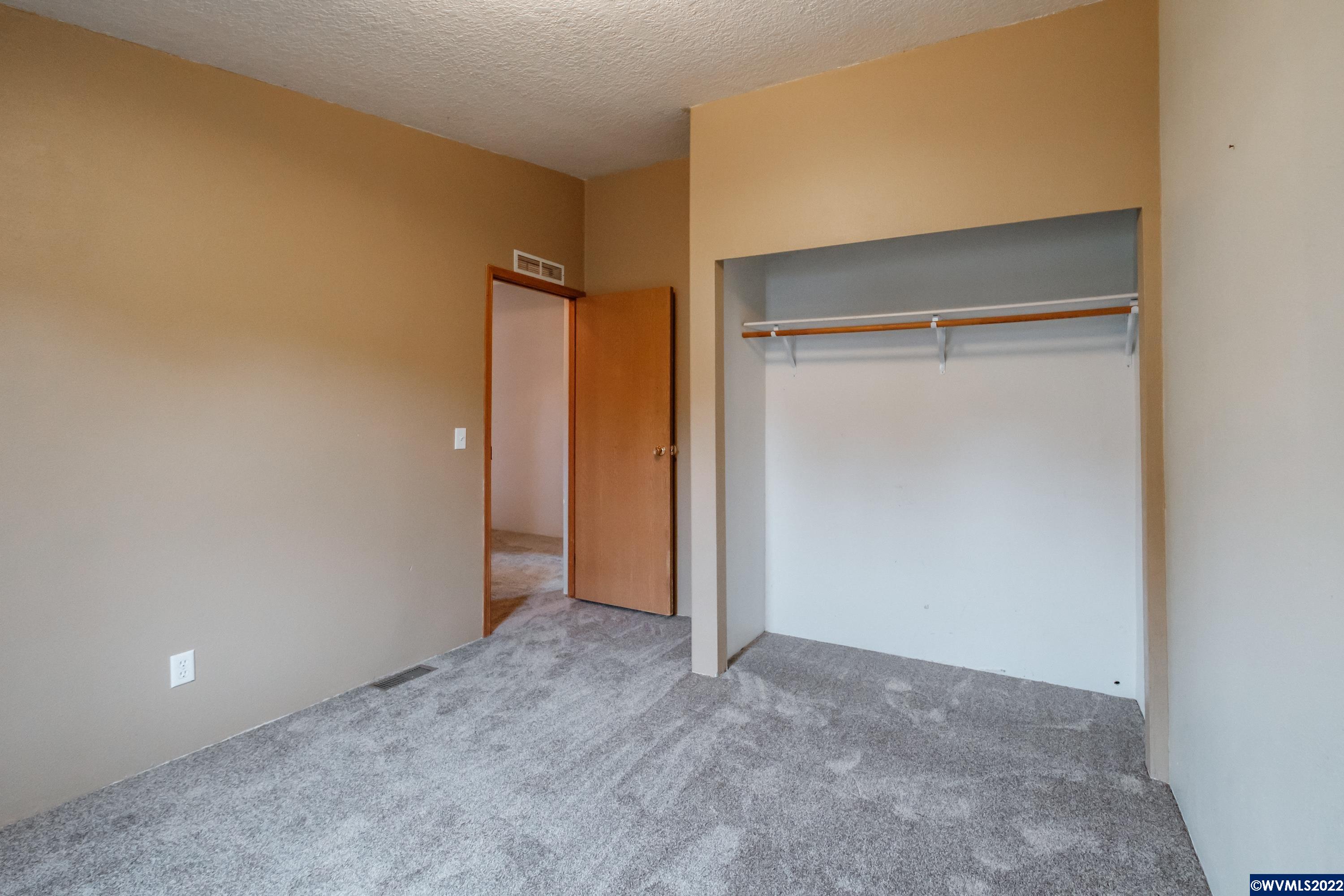 1012 Baxter Road Salem, OR 97306 - Photo 32 of 34