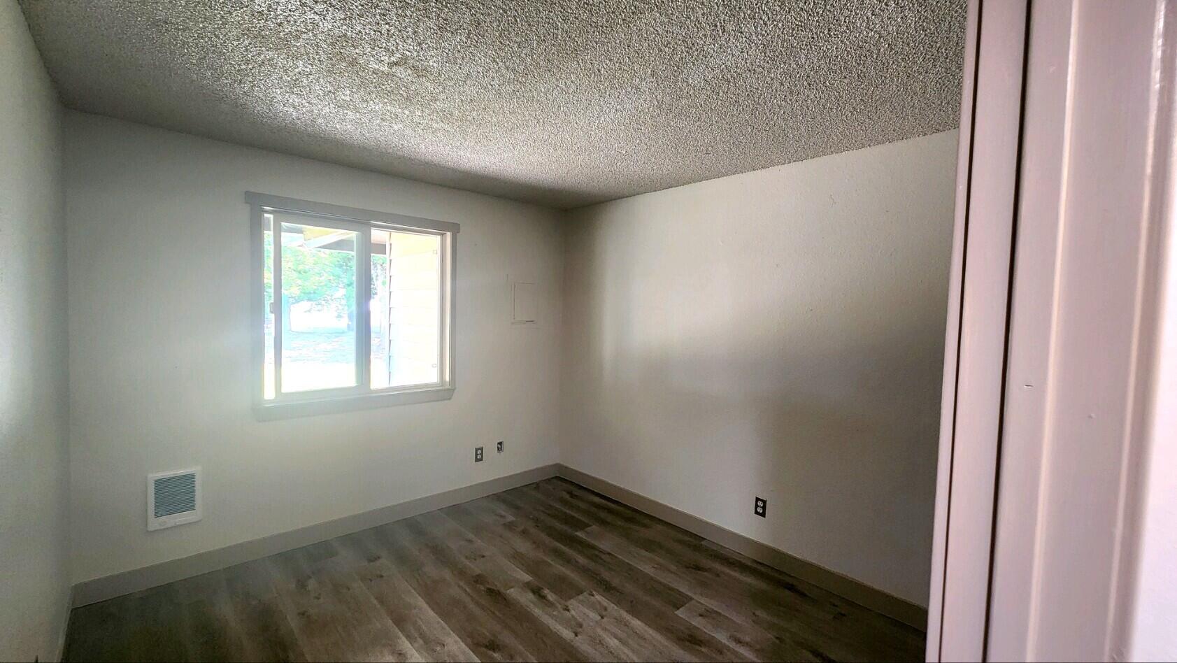 2927 Northeast Rene Avenue Gresham, OR 97030 - Photo 11 of 13 Dickerson bed 2