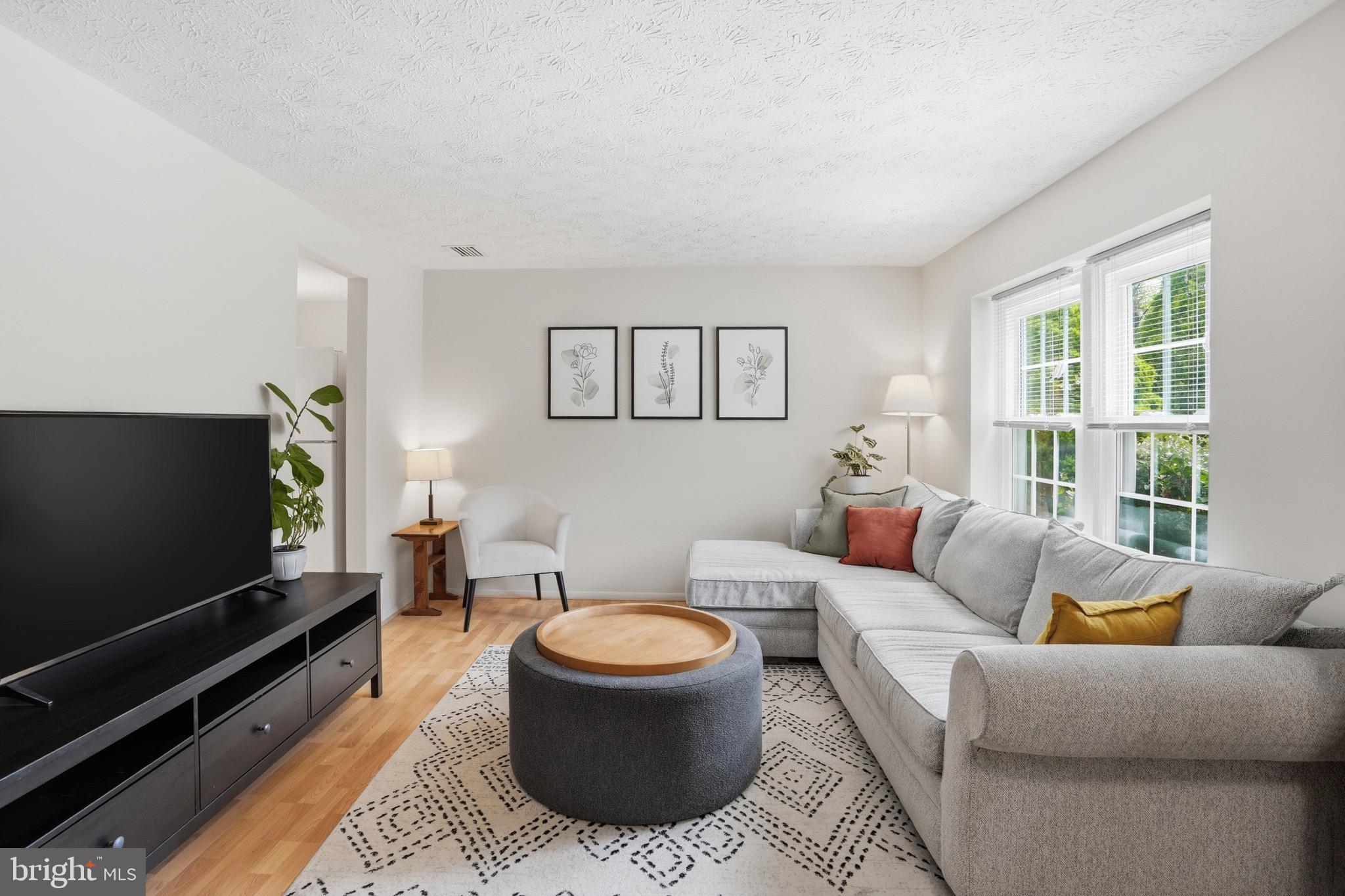 12100 Purple Sage Court Reston, VA 20194 - Photo 4 of 31