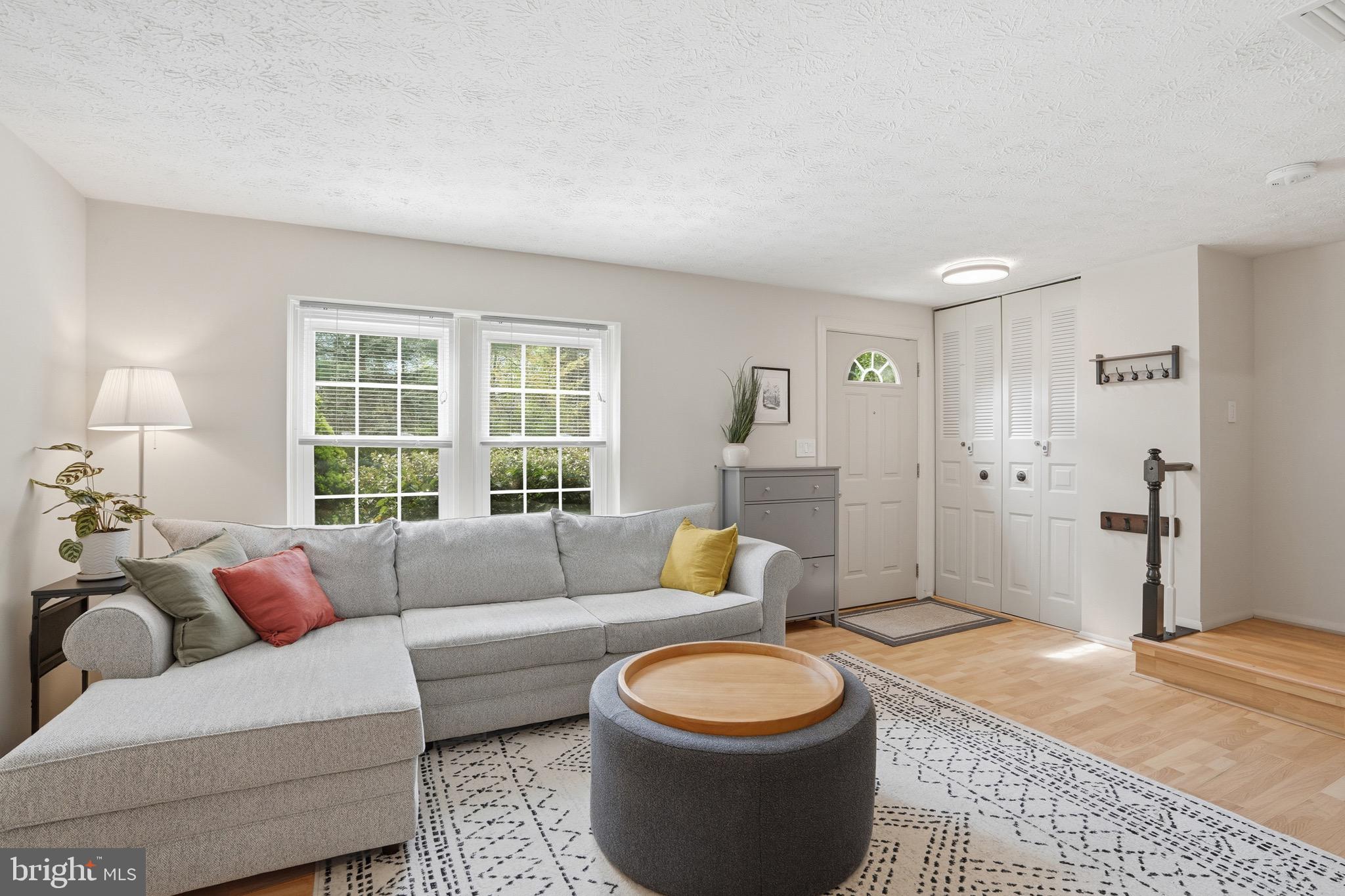 12100 Purple Sage Court Reston, VA 20194 - Photo 5 of 31