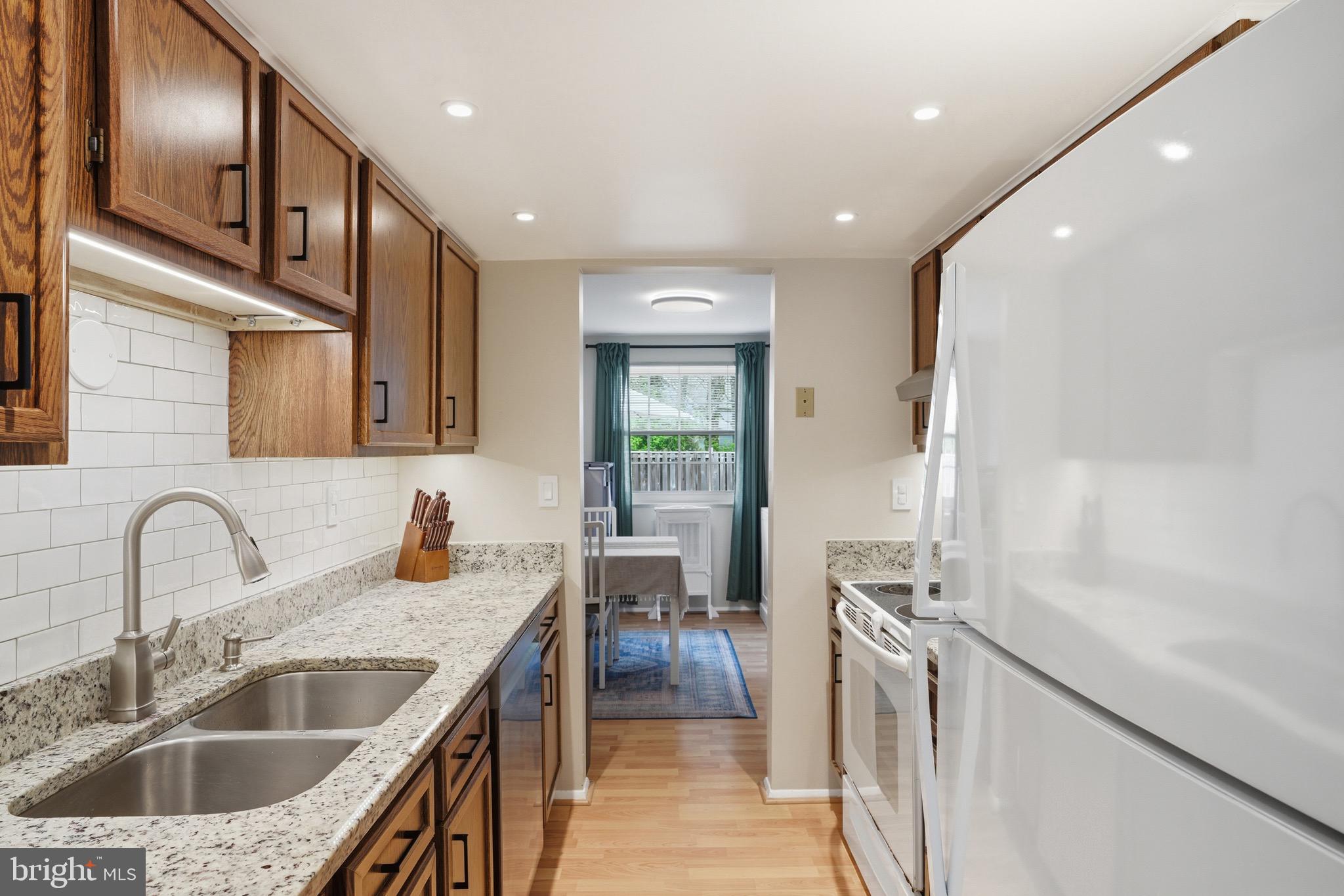 12100 Purple Sage Court Reston, VA 20194 - Photo 7 of 31