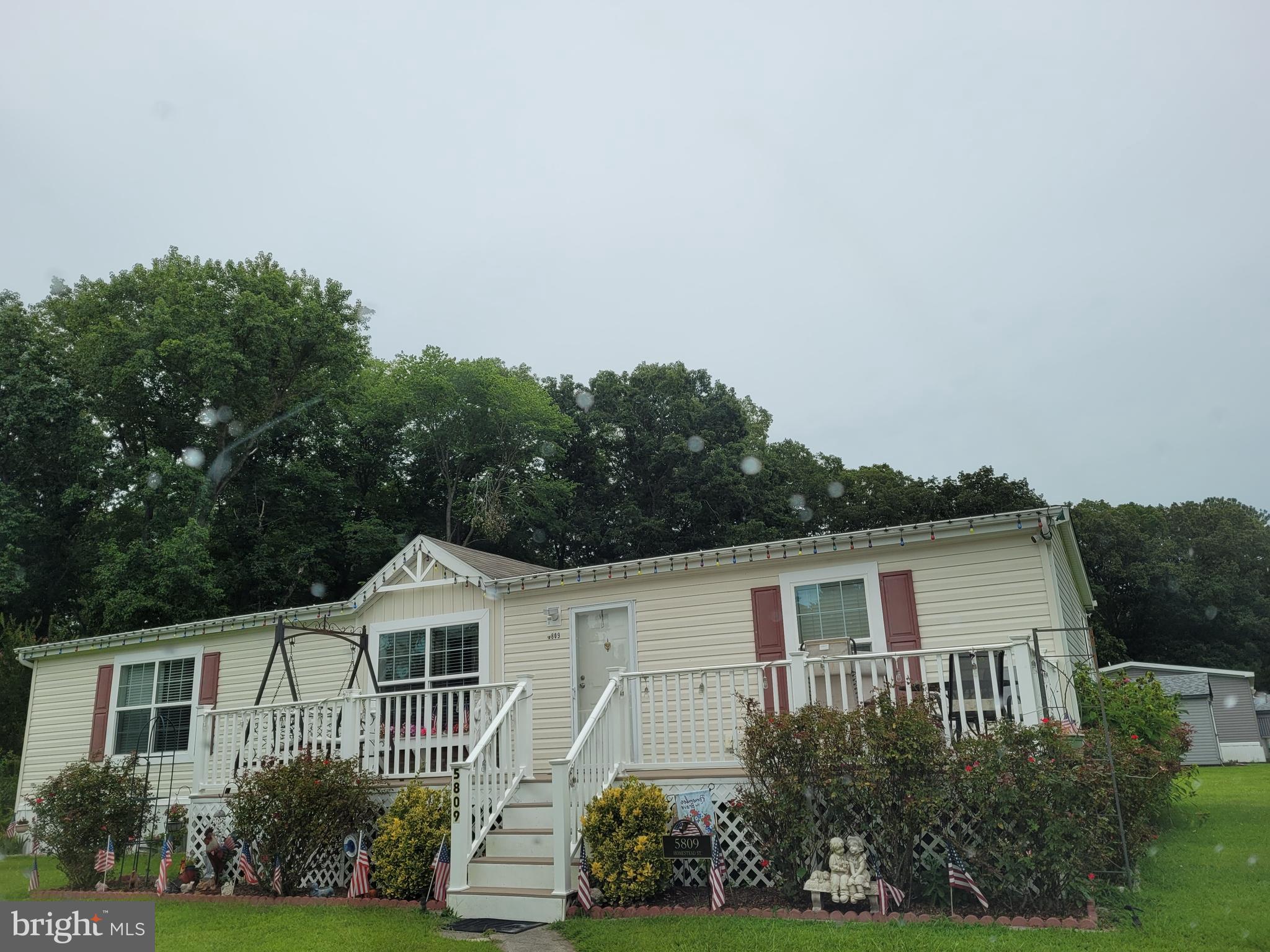 5809 Homestead Street Salisbury, MD 21801 - Photo 31 of 33 10x30 Front treated deck & vinyl railing