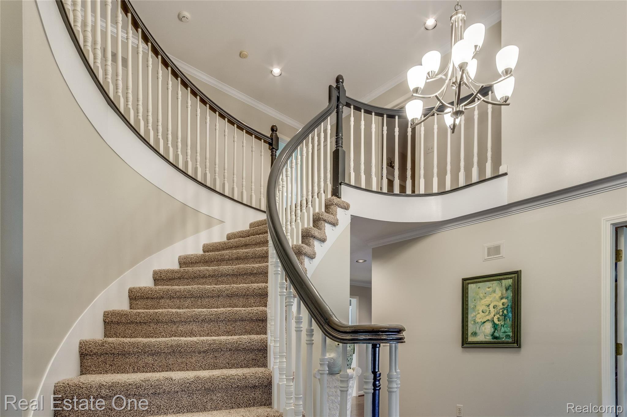 2802 Eagle Drive Rochester, MI 48309 - Photo 7 of 78 Interiors (4 of 69).jpg