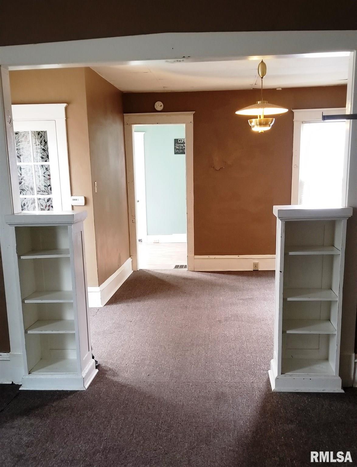 726 South 6th Street Clinton, IA 52732 - Photo 10 of 15