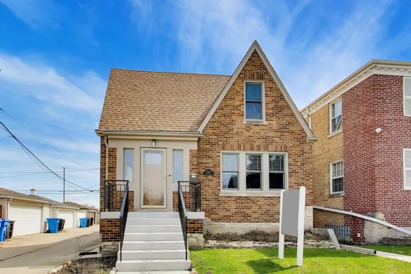 $575,000 | 6341 North Neenah Avenue, Chicago, IL 60631