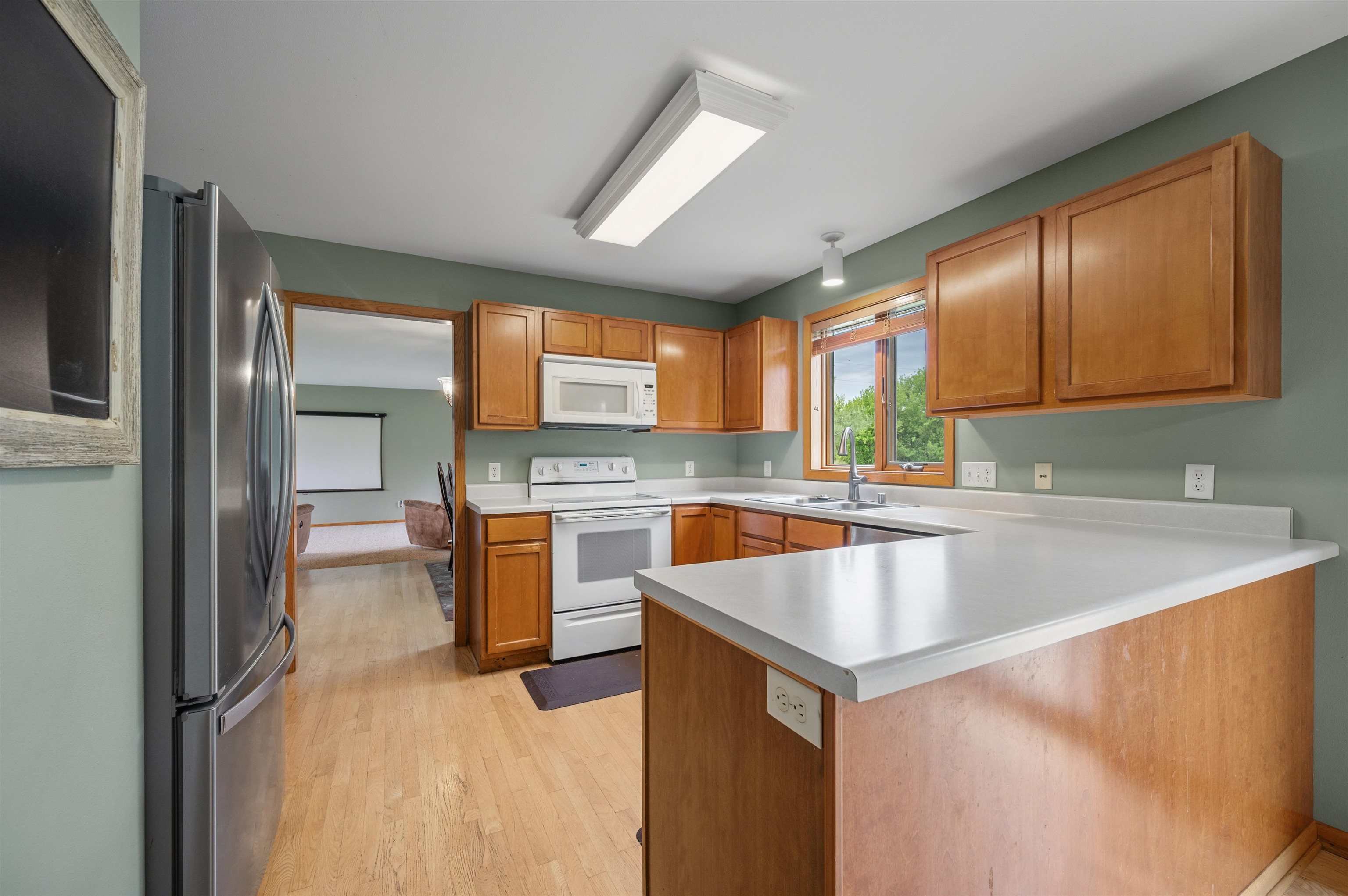 8600 Ellington Way Middleton, WI 53562 - Photo 12 of 37