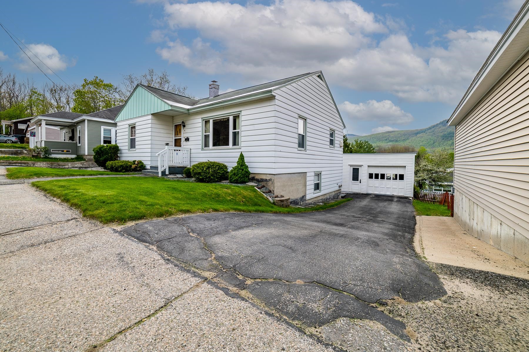 337 Champlain Street Berlin, NH 03570 - Photo 2 of 19