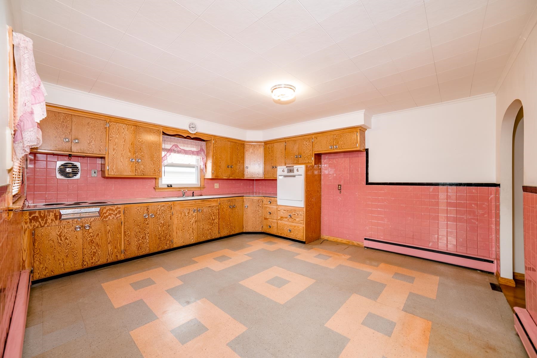 337 Champlain Street Berlin, NH 03570 - Photo 7 of 19