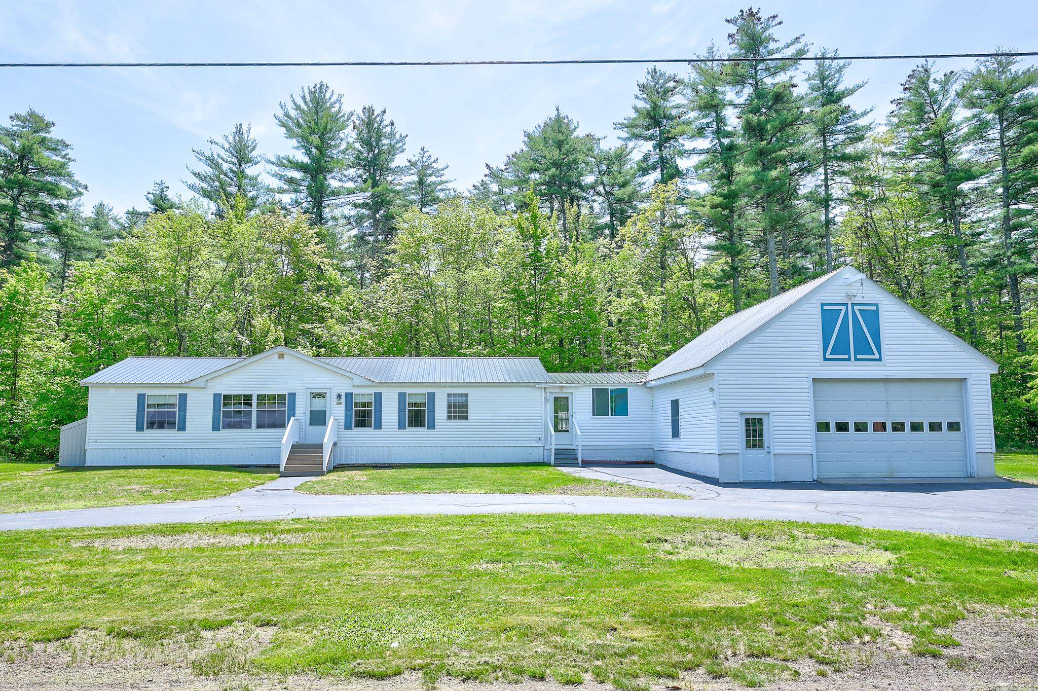 129 Sidetrack Road Conway, NH 03860 - Photo 1 of 40
