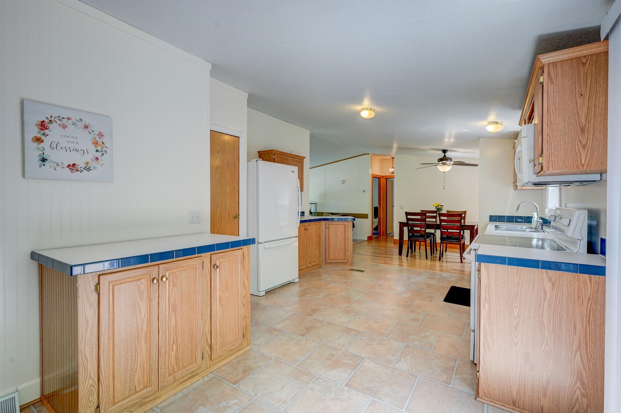 129 Sidetrack Road Conway, NH 03860 - Photo 11 of 40