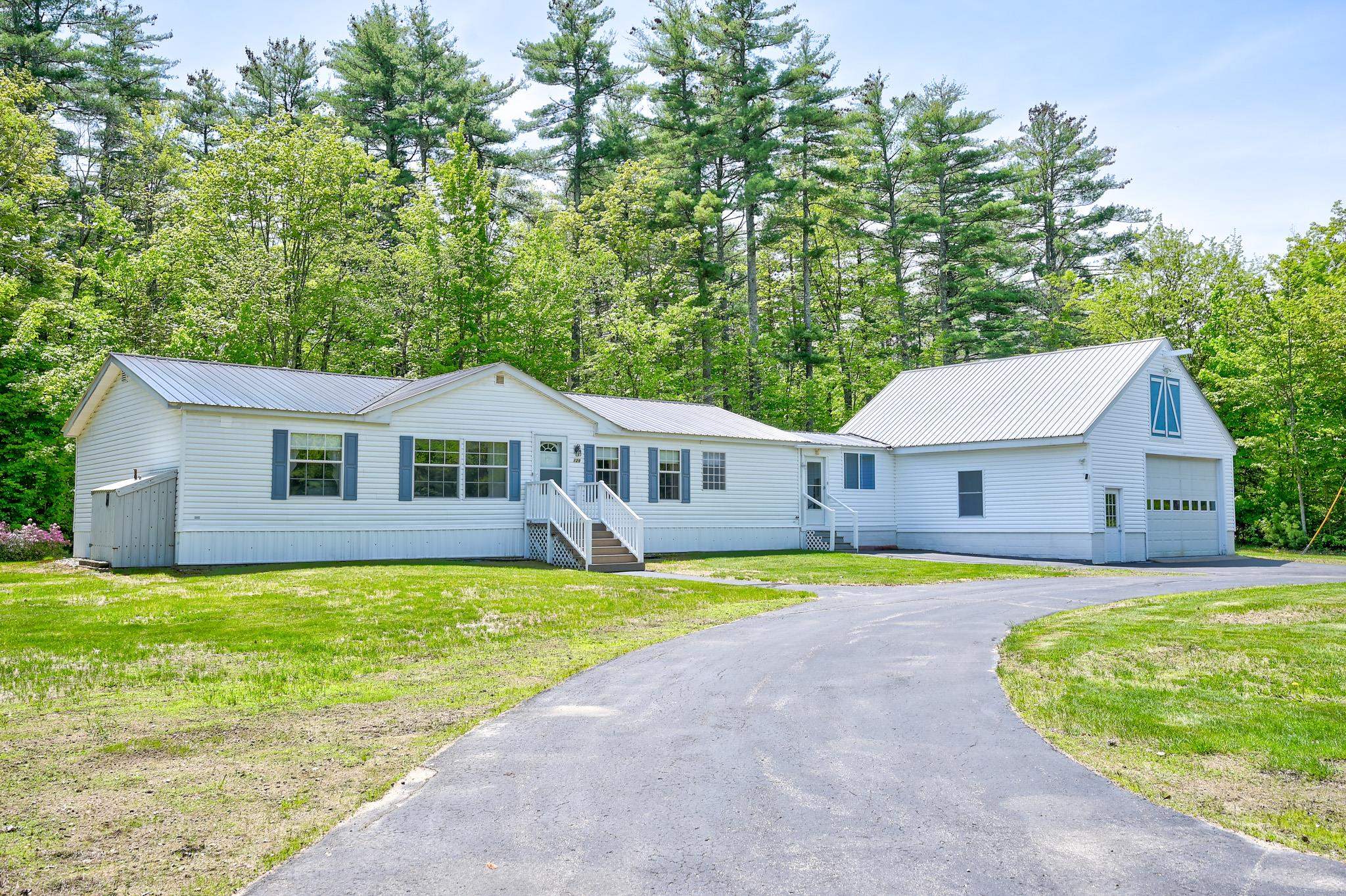 129 Sidetrack Road Conway, NH 03860 - Photo 2 of 40