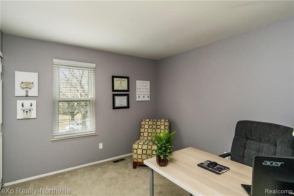 28122 Yorktown Road Farmington Hills, MI 48331 - Photo 12 of 15