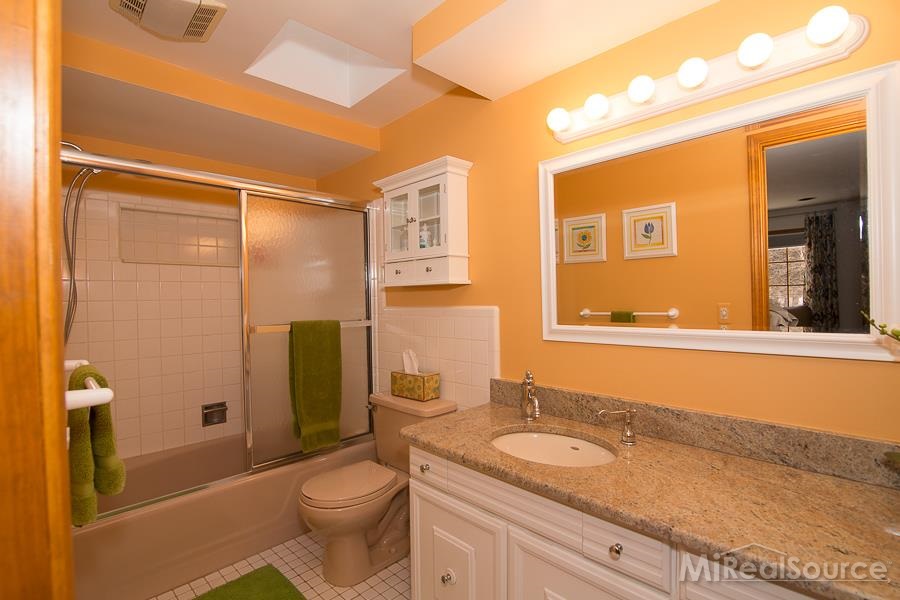 4033 Collins Road Rochester, MI 48306 - Photo 22 of 25