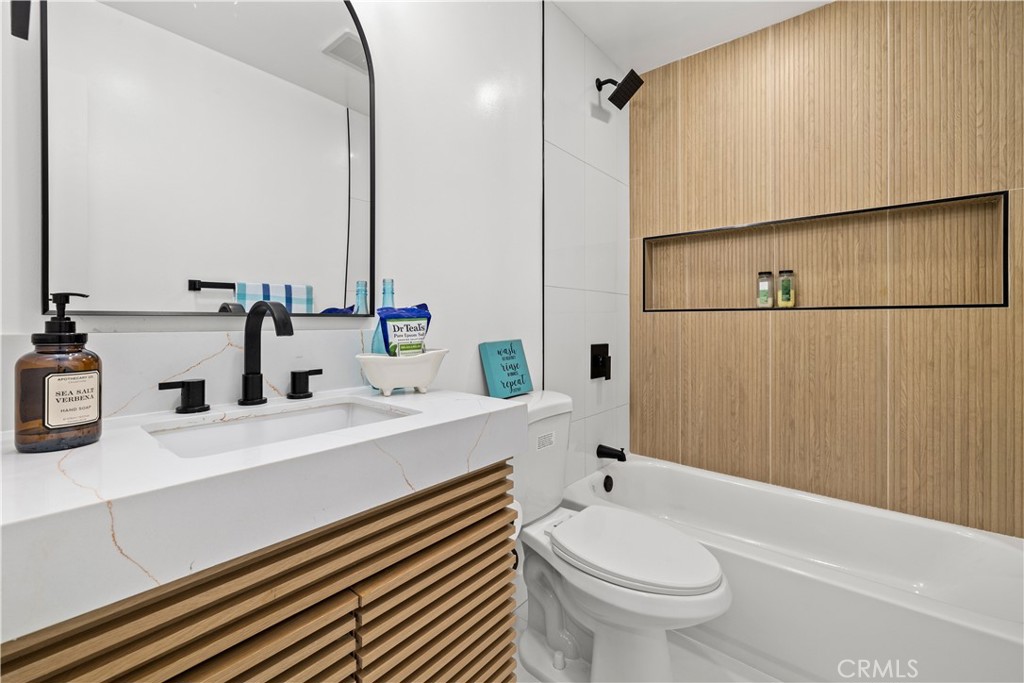 3591 Ruffin Road, Unit 125 San Diego, CA 92123 - Photo 16 of 51 Guest Bathroom