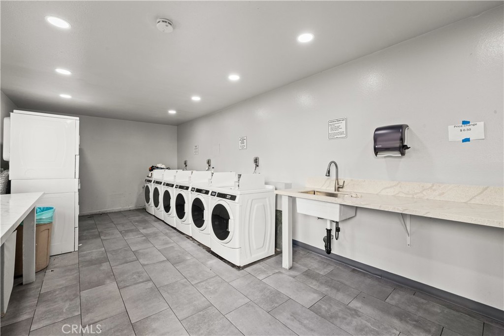 3591 Ruffin Road, Unit 125 San Diego, CA 92123 - Photo 47 of 52 Laundry Area