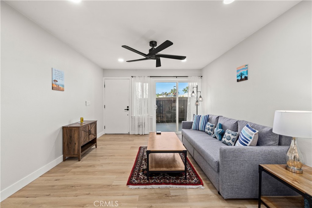 3591 Ruffin Road, Unit 125 San Diego, CA 92123 - Photo 9 of 51 Entry/Family Room