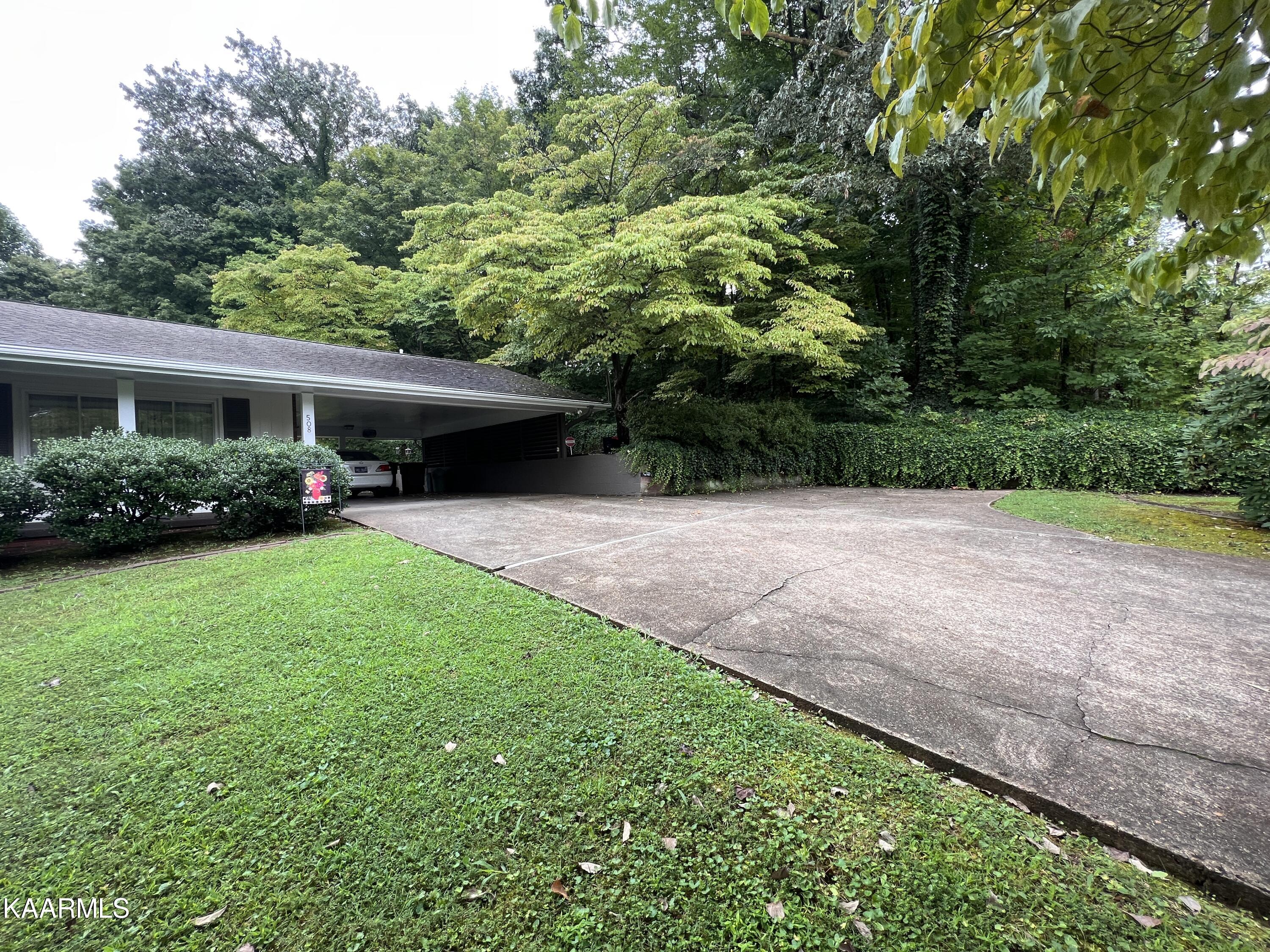 508 Busbee Road Knoxville, TN 37920 - Photo 7 of 55 IMG_8409