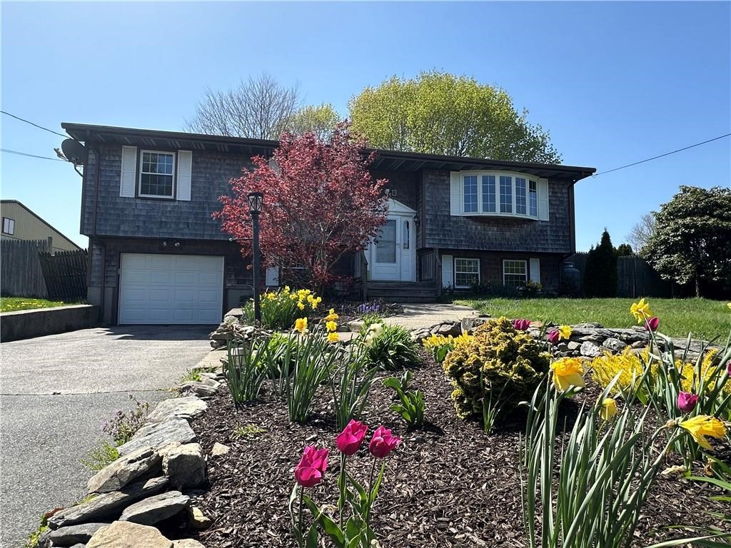 11 Pocono Road Middletown, RI 02842 - Photo 1 of 47