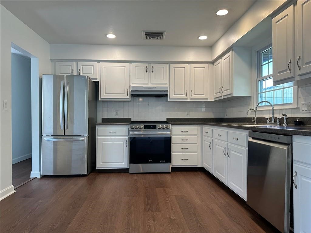 11 Pocono Road Middletown, RI 02842 - Photo 11 of 47