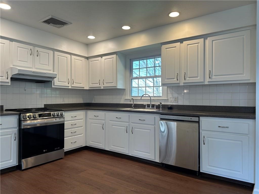 11 Pocono Road Middletown, RI 02842 - Photo 12 of 47