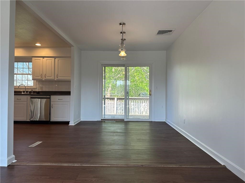 11 Pocono Road Middletown, RI 02842 - Photo 13 of 47