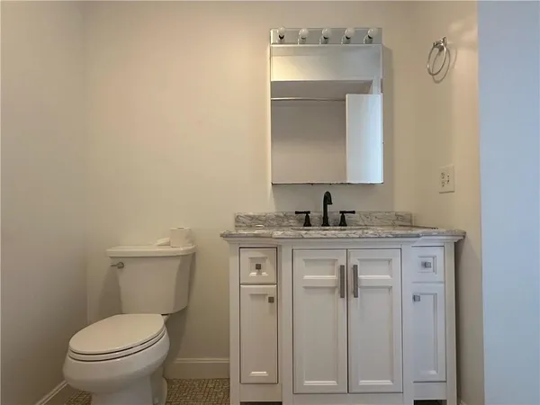 $4,000 | 11 Pocono Road, Middletown, RI 02842