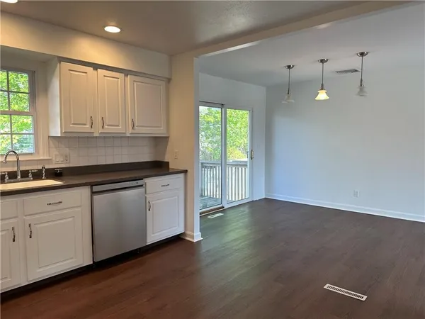 $4,000 | 11 Pocono Road, Middletown, RI 02842