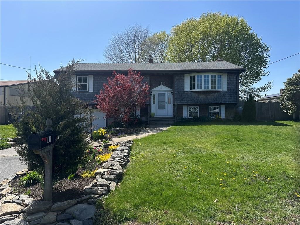 11 Pocono Road Middletown, RI 02842 - Photo 3 of 47