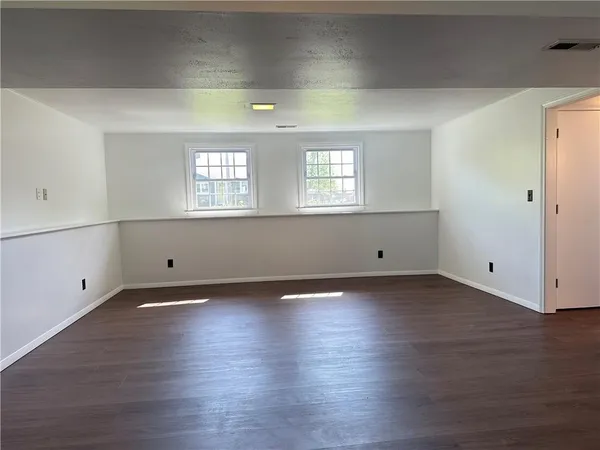 $4,000 | 11 Pocono Road, Middletown, RI 02842