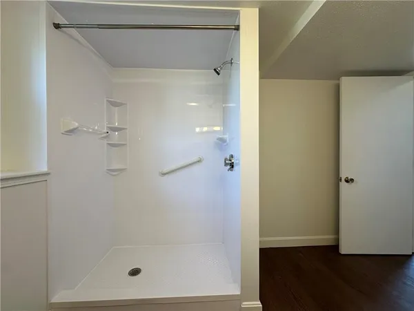 $4,000 | 11 Pocono Road, Middletown, RI 02842