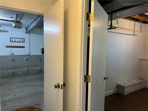 $4,000 | 11 Pocono Road, Middletown, RI 02842