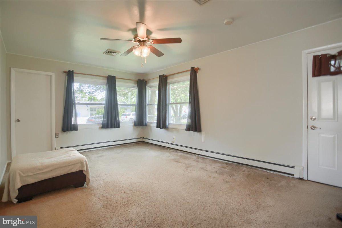 59 Incurve Road Levittown, PA 19057 - Photo 13 of 30 Gallery Image 13