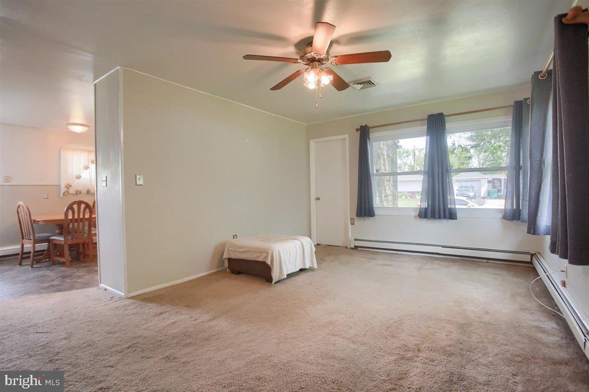 59 Incurve Road Levittown, PA 19057 - Photo 14 of 30 Gallery Image 14
