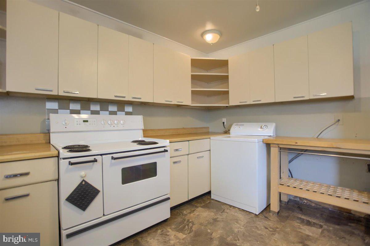 59 Incurve Road Levittown, PA 19057 - Photo 18 of 30 Gallery Image 18