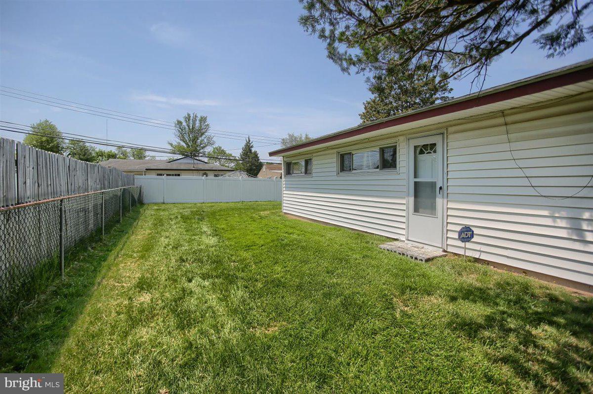 59 Incurve Road Levittown, PA 19057 - Photo 4 of 30 Gallery Image 4