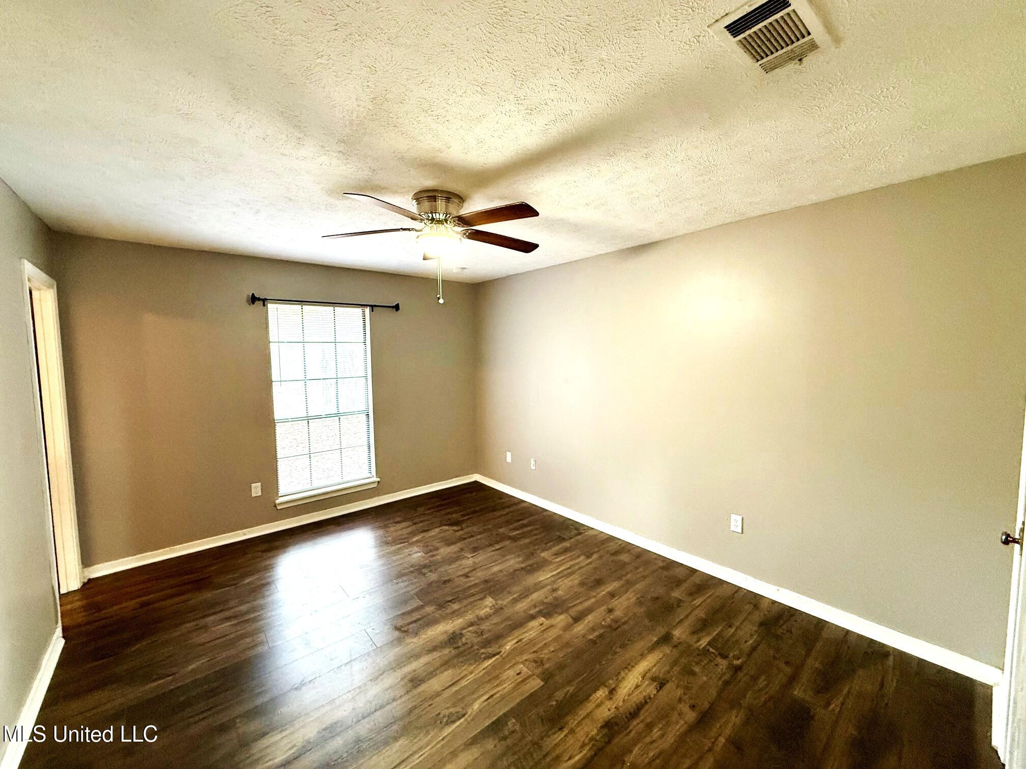 182 Bellegrove Circle Brandon, MS 39047 - Photo 19 of 25 MASTERBEDROOM