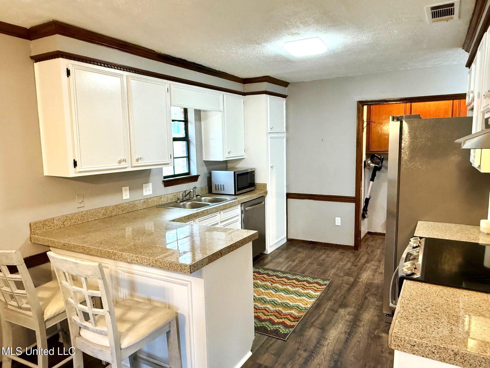 182 Bellegrove Circle Brandon, MS 39047 - Photo 3 of 25 KITCHEN