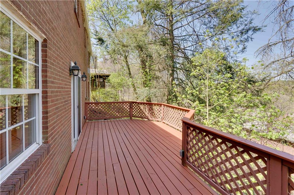 139 Fairfax Road Pittsburgh, PA 15221 - Photo 6 of 25 Gallery Image 6