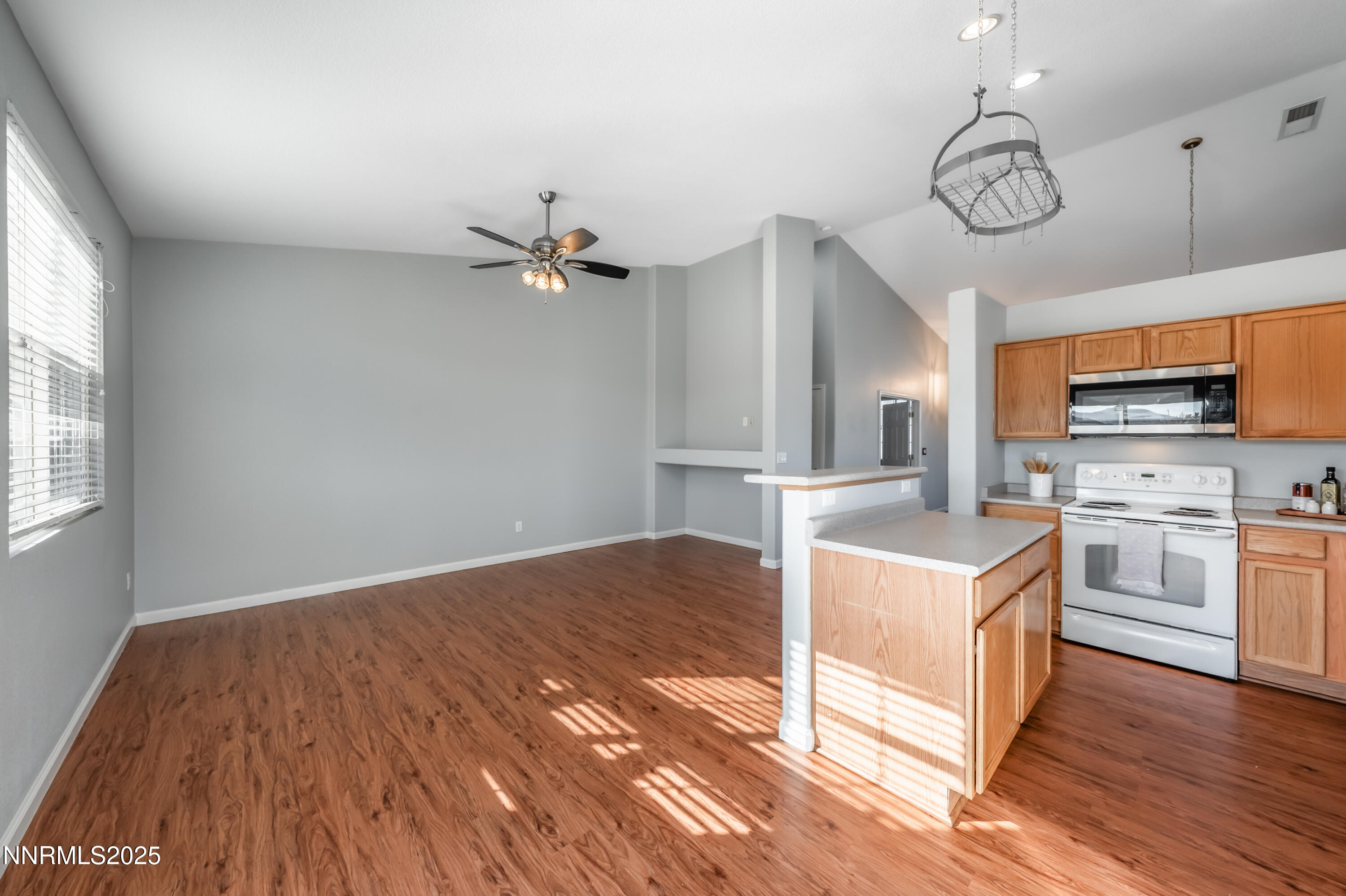 8896 Mahon Drive Reno, NV 89506 - Photo 13 of 29 m-1018