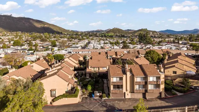 a view of entryway with a outdoor space