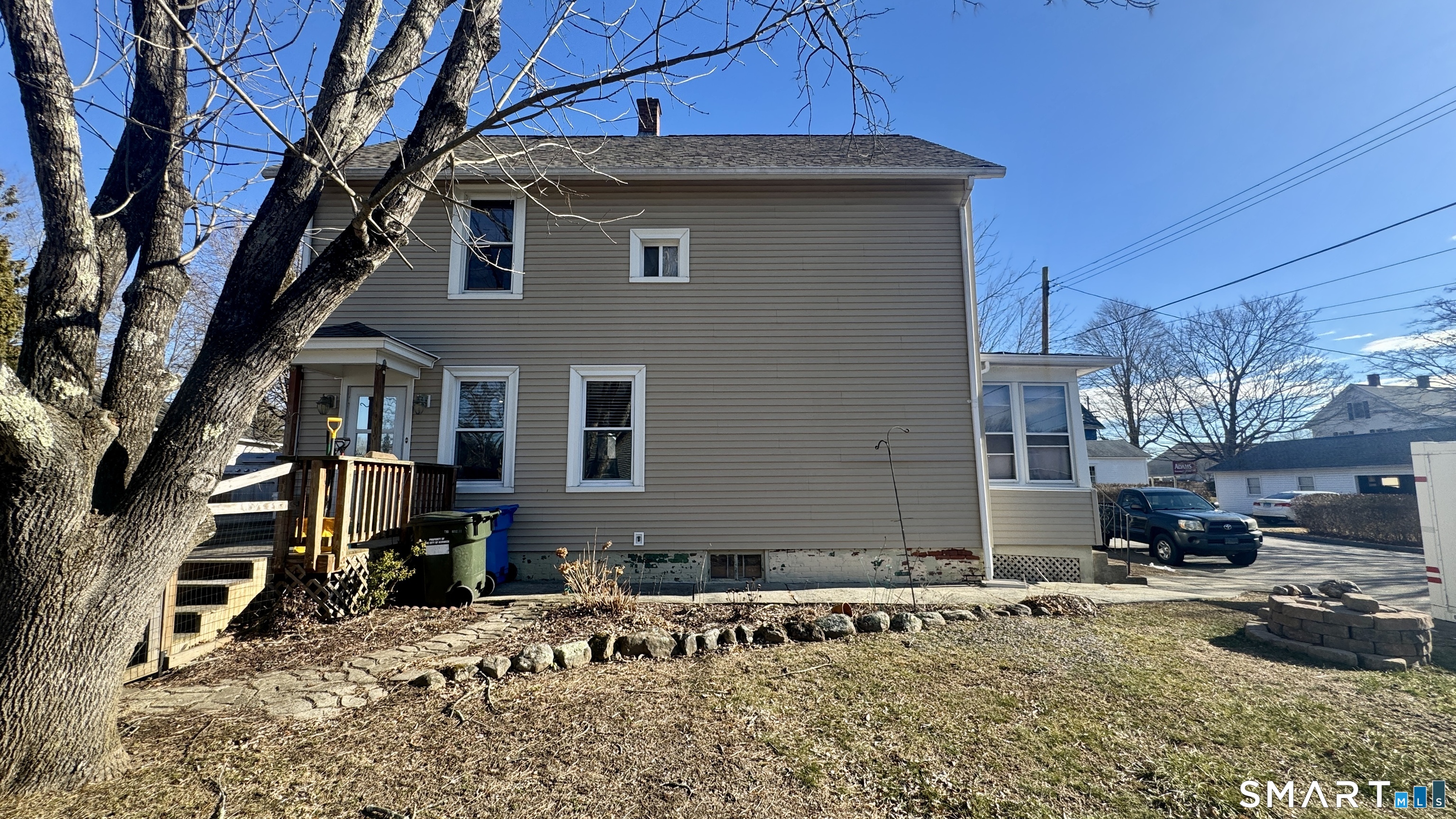 7 Quinebaug Road Norwich, CT 06360 - Photo 2 of 16