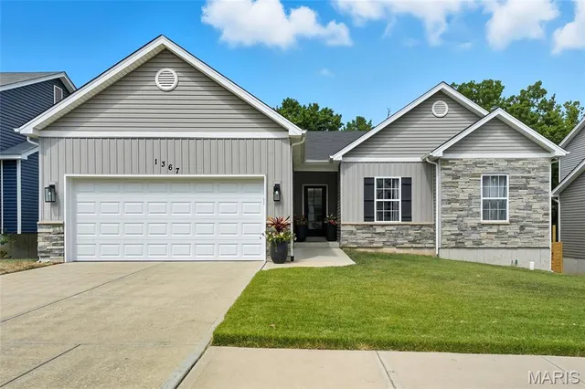 $395,500 | 1367 Grey Wolf Drive, Imperial, MO 63052