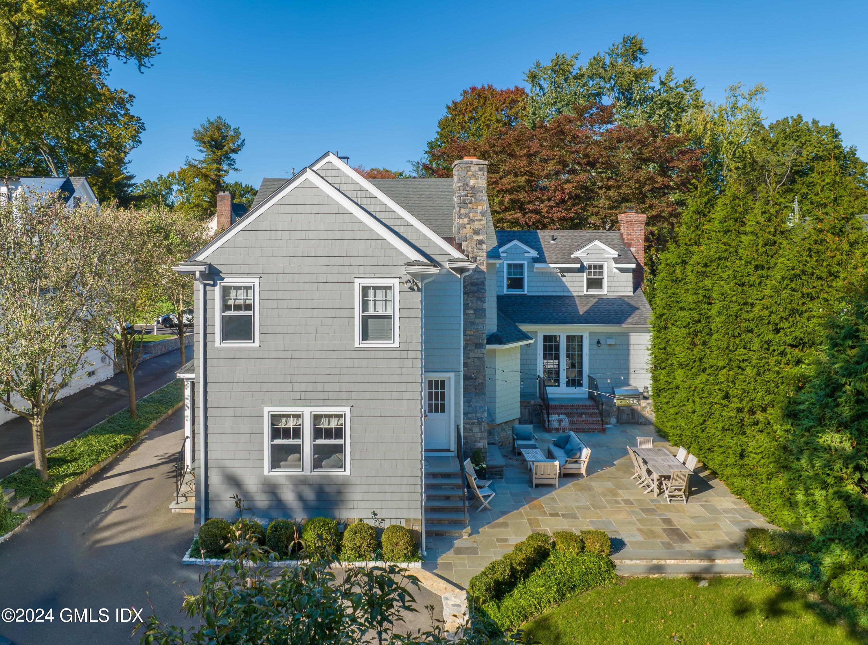 20 Knoll Street Riverside, CT 06878 - Photo 20 of 27 a view of backyard of the house