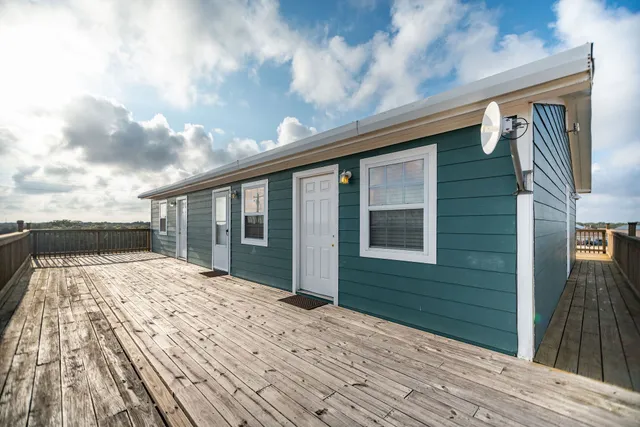 $325,000 | 19 Dewberry Lane, Seadrift, TX 77983