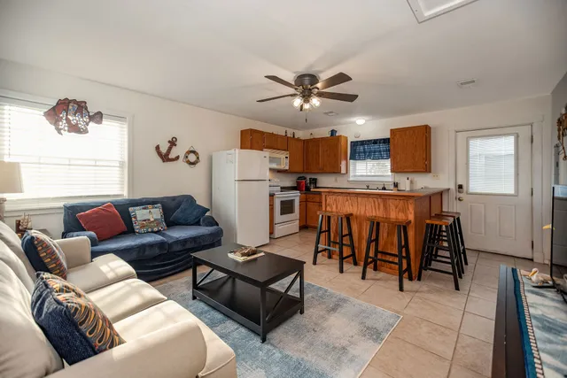 $325,000 | 19 Dewberry Lane, Seadrift, TX 77983