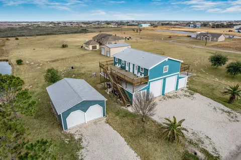$325,000 | 19 Dewberry Lane, Seadrift, TX 77983