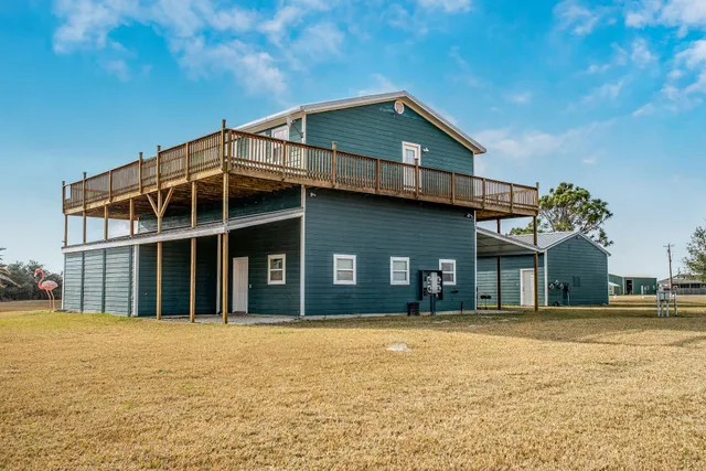 $325,000 | 19 Dewberry Lane, Seadrift, TX 77983