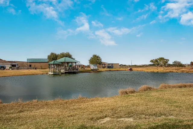 $325,000 | 19 Dewberry Lane, Seadrift, TX 77983