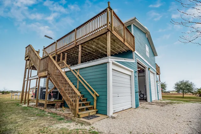 $325,000 | 19 Dewberry Lane, Seadrift, TX 77983