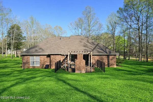 $464,900 | 204 Magnolia Springs Boulevard, Florence, MS 39073